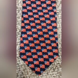 American Traditions Men's Necktie, Black With US Flag Emblems Made In USA, Silk
